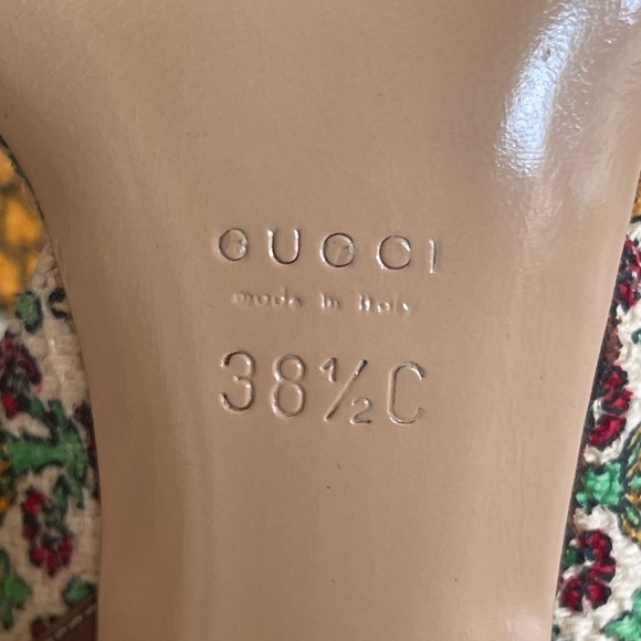GUCCI Pineapple Print Open Toe Heels Chain Detail Only Worn Once 38.5C Italy - Picture 8 of 14